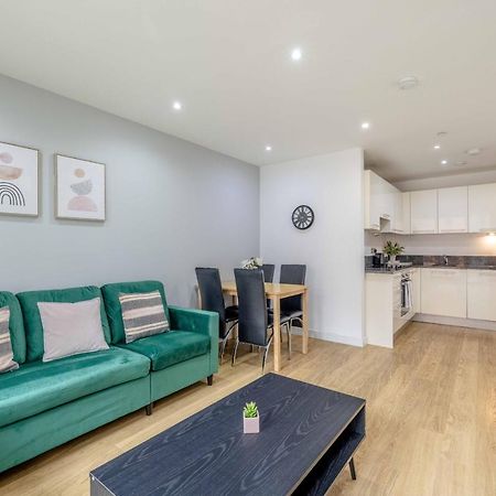 Ferienwohnung 2 Bed At Slough Station & Parking - London In 20 Mins Exterior foto