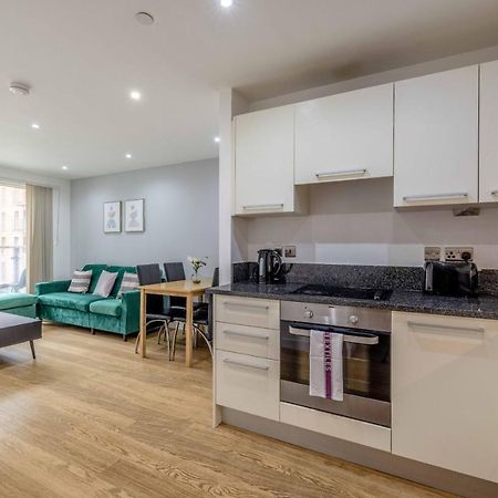Ferienwohnung 2 Bed At Slough Station & Parking - London In 20 Mins Exterior foto