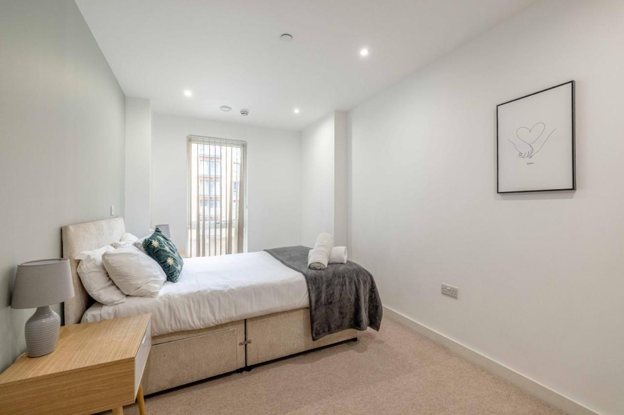 Ferienwohnung 2 Bed At Slough Station & Parking - London In 20 Mins Exterior foto