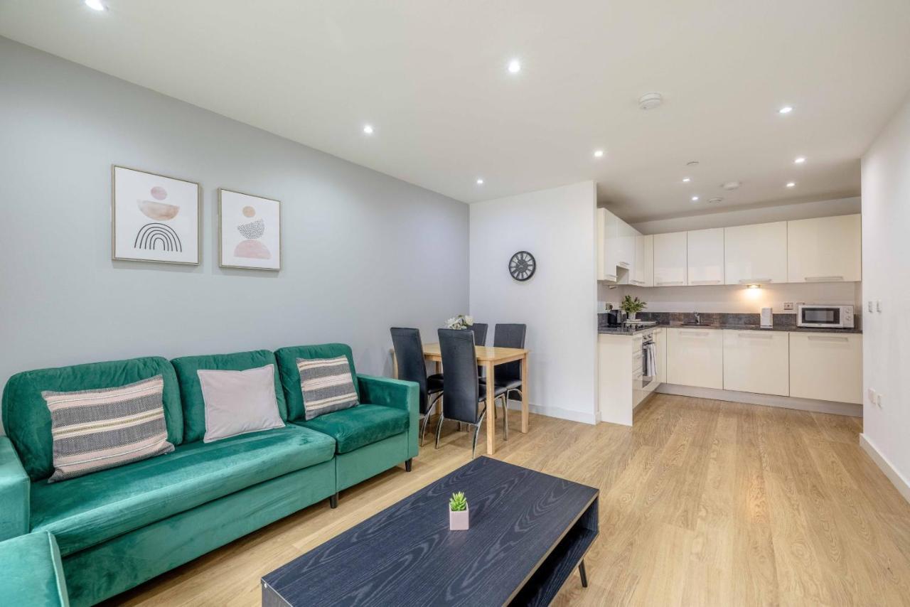 Ferienwohnung 2 Bed At Slough Station & Parking - London In 20 Mins Exterior foto