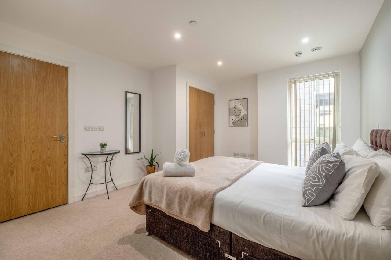 Ferienwohnung 2 Bed At Slough Station & Parking - London In 20 Mins Exterior foto