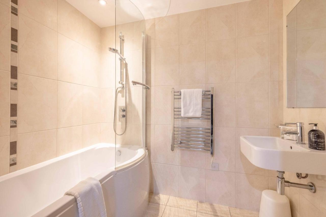 Ferienwohnung 2 Bed At Slough Station & Parking - London In 20 Mins Exterior foto